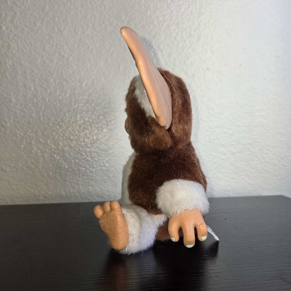 NECA Gremlins Dancing Gizmo Plush Mogwai Singing Dancing - Picture 4 of 10